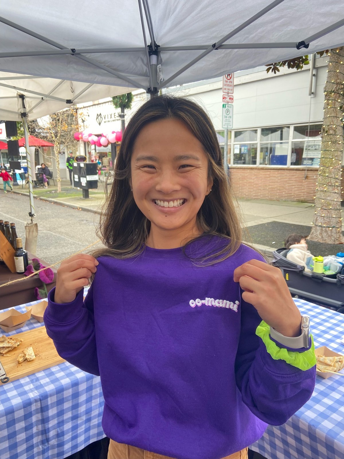 Jen in oo-mami sweatshirt